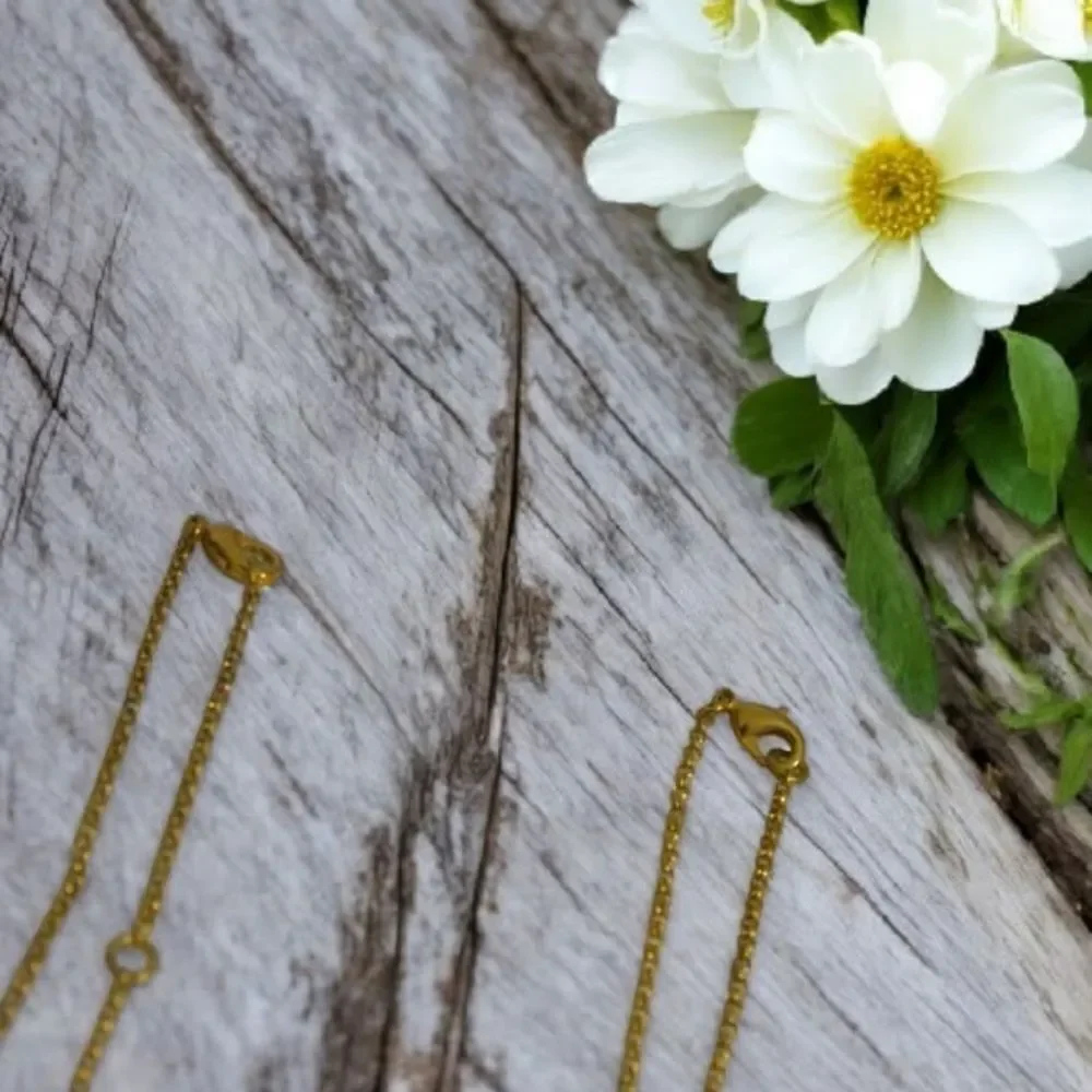 N/A gold tone
